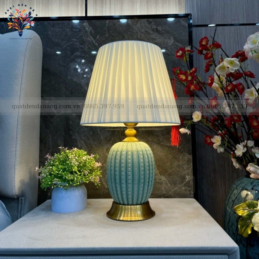 Đèn Bàn Trắng 659