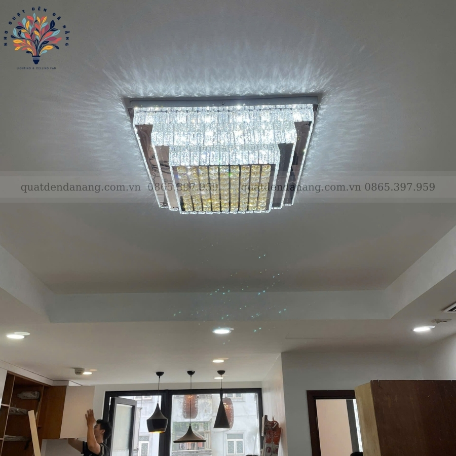 Đèn Ốp Trần Pha Lê Vuông 3 Tầng